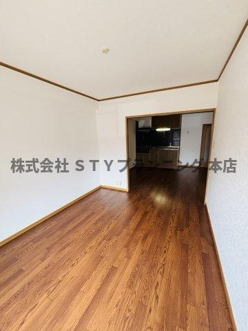 仲介手数料0円！スカイハイツ塚本の洋室