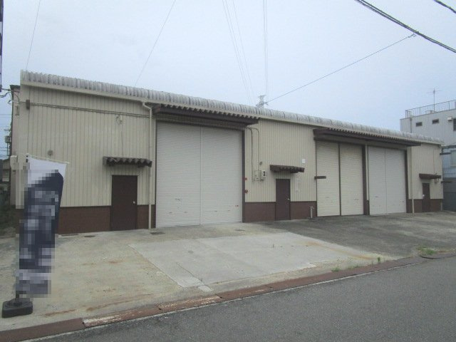 堺市北区北花田町３丁の倉庫の外観