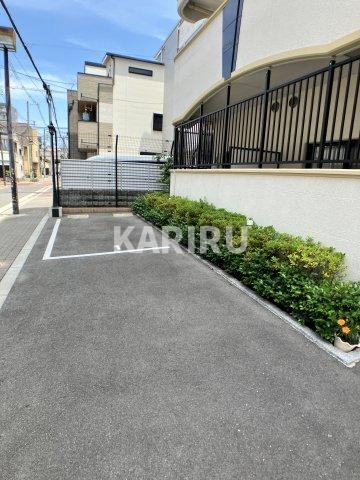 Garden House新今里 の駐車場