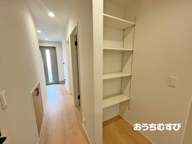 小牧市大字久保一色第1期(全2棟)の収納