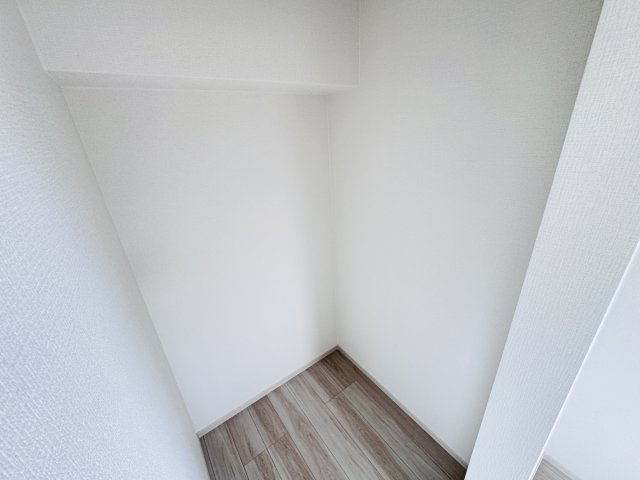柏市篠籠田新築戸建【高田小学校:9分】の収納|8帖寝室・ウォークインクローゼット