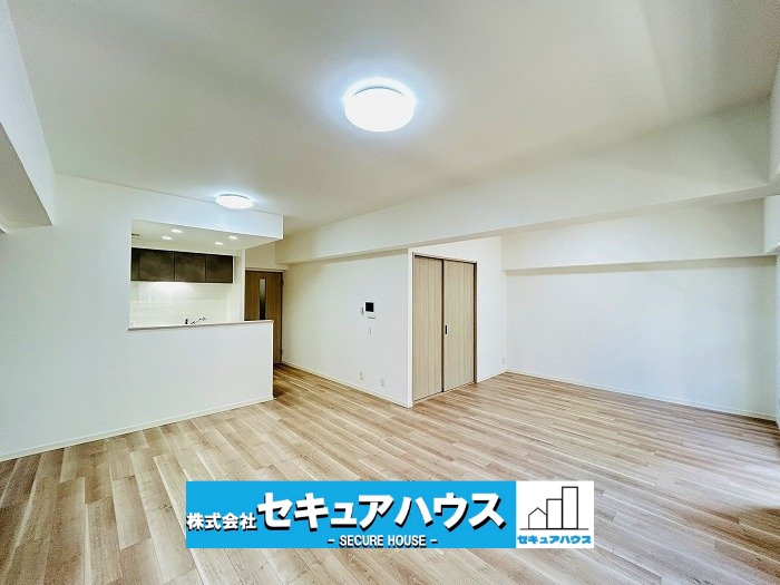 シティコーポ植田A棟の居間・リビング|【2026年2月リフォーム完了済】
◆365日営業中！！！本日ご案内可能♪
◆鶴舞線「植田」駅より徒歩約3分の好立地
◆エントランスからスロープ利用可能です！　　　　　　　　　　　　　　　　　　　　　