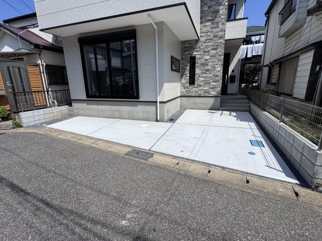 柏市十余二新築戸建【松葉第一小学校:6分】の駐車場|駐車スペース・2台駐車可