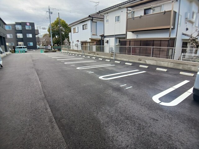 ヒカルサ稲美天満 Ⅰの駐車場
