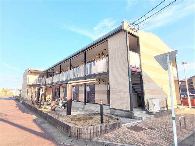 レオパレスシェソワの外観|おしゃれな外観です