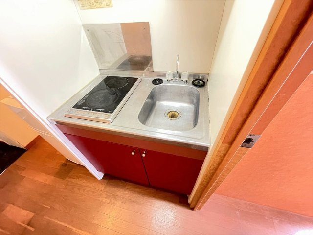 レオパレスシェソワのキッチン|設備・仕様は号室により異なる為、現況を優先致します。