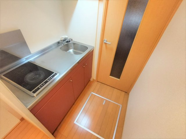 レオネクストヴェルテラスのキッチン|設備・使用は号室により異なる為、現況を優先致します。