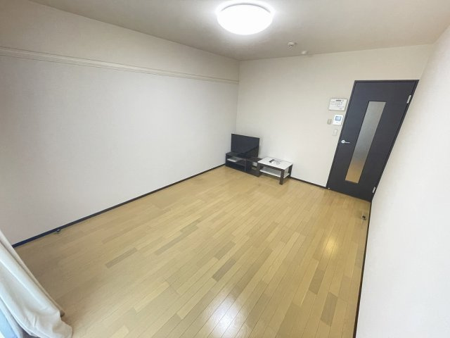 クレイノエストレーラの居間・リビング|設備・仕様は号室により異なる為、現況を優先致します。