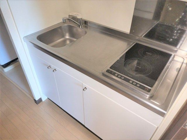 レオネクストエトワールエトウのキッチン|設備・使用は号室により異なる為、現況を優先致します。