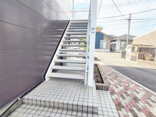 レオパレスＢＬＵＥ　ＡＴＯＬＬのその他|外階段
