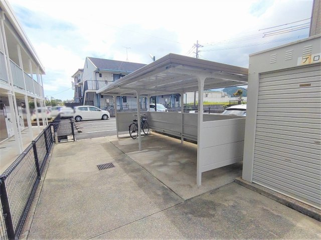 レオパレスフォーティーンのその他|駐輪場