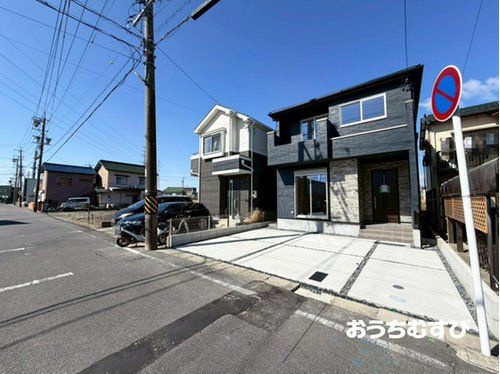 小牧市新町2期(全1棟)の前面道路含む現地写真