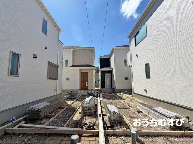 春日井市上条町8丁目(全8棟)の前面道路含む現地写真