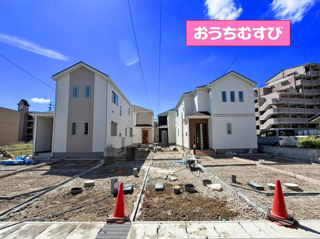 春日井市上条町8丁目(全8棟)の前面道路含む現地写真