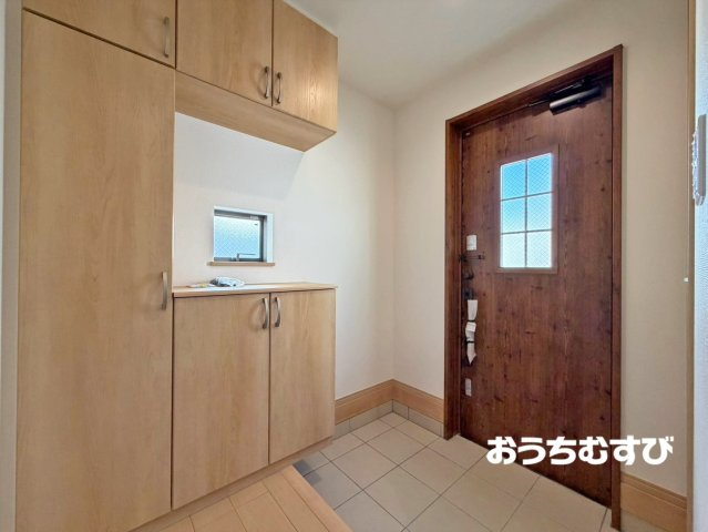 春日井市上条町8丁目(全8棟)の玄関