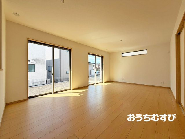 春日井市上条町8丁目(全8棟)の居間・リビング