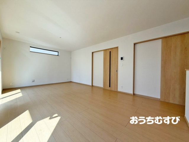 春日井市上条町8丁目(全8棟)の居間・リビング