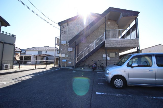 WING HILLSの駐車場
