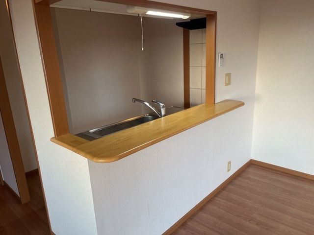 キングス・コート（ＫＩＮＧ’Ｓ  ＣＯＡＴ）のキッチン|キッチンでお料理をお楽しみください
