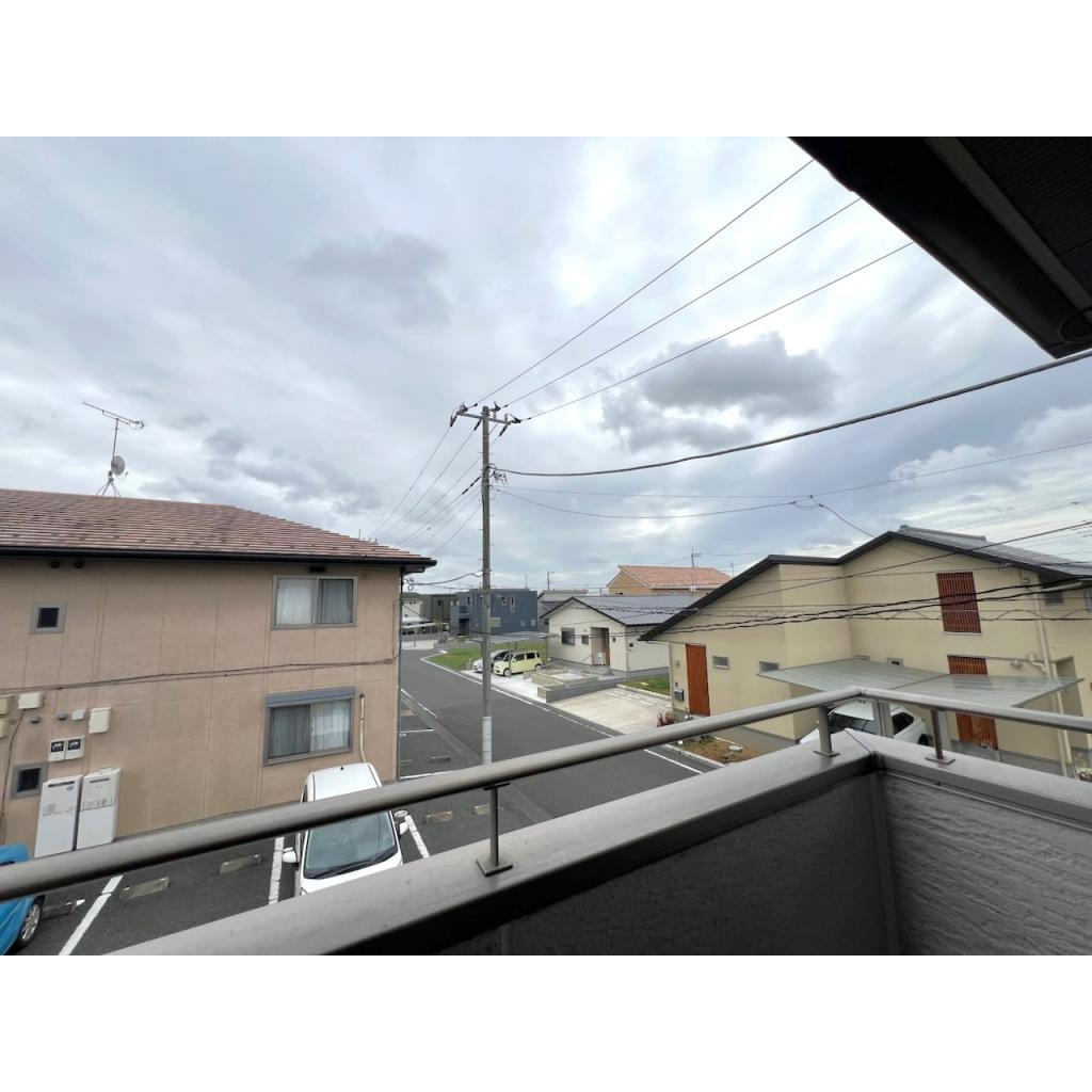 ファミーリェ　Ｉのバルコニー|※201号室の画像です