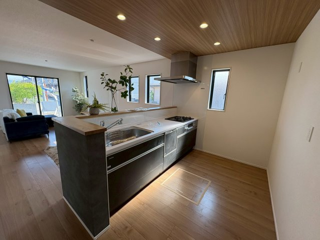 田川市川宮4期　新築戸建てのキッチン|便利な食洗器付き、オシャレな下がり天井♪♪