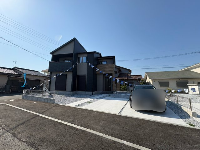 田川市川宮4期　新築戸建ての外観|駐車場は3台以上駐車可能♪