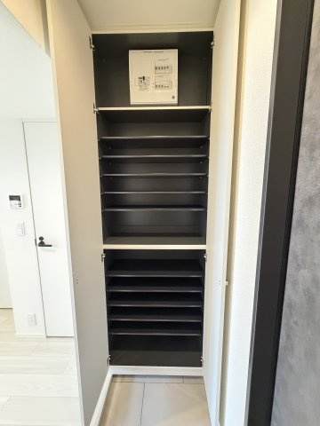 Ｍａｉｓｏｎ　Ｓａｒｋｌａｎｄ　メゾンサークランドの玄関|★シューズBOX★家具家電付きのお部屋です★