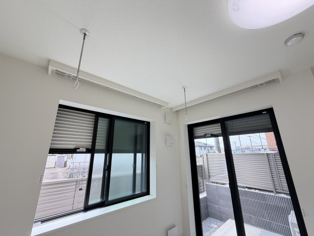 Ｍａｉｓｏｎ　Ｓａｒｋｌａｎｄ　メゾンサークランドの設備|★防犯シャッター★室内物干しフック★