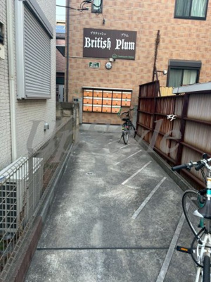 【エントランス】 | ブリティッシュプラム