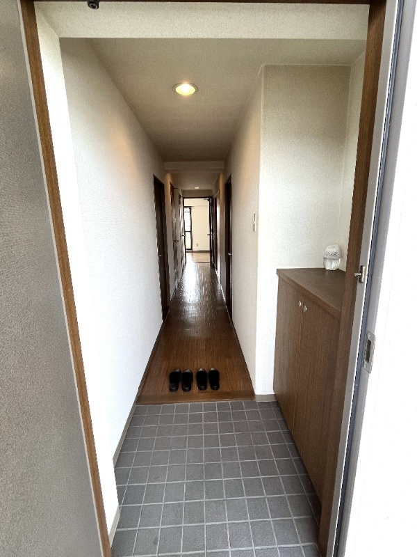 スカール十日市西町の玄関