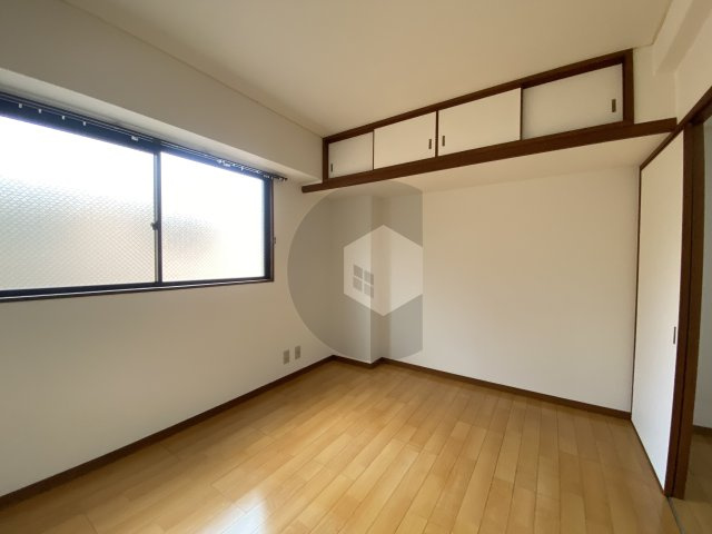 グロースパシフィック長田の洋室