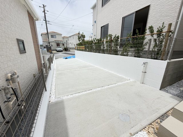 八重瀬町安里（全3棟）の駐車場|B号棟　駐車2台完備♪