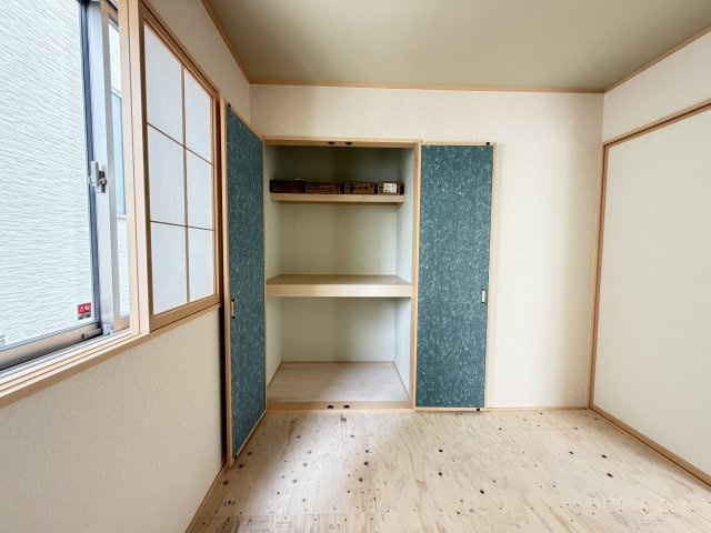 八重瀬町安里（全3棟）の和室|B号棟　和室4.5帖＋収納付き♪