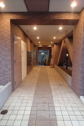 菱和パレス護国寺のエントランス