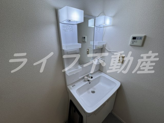 高須賀ハイツの独立洗面台|独立洗面台で身支度をすべて済ませてしまいましょう