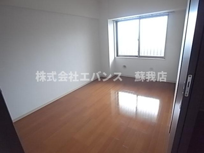 【寝室】 | クイーンズレゾン末広