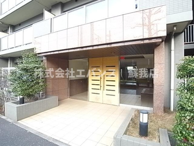 【エントランス】 | クイーンズレゾン末広 | 落ち着いたエントランスです