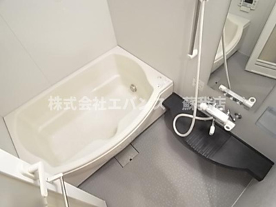 【浴室】 | クイーンズレゾン末広 | 落ち着いた空間のお風呂です