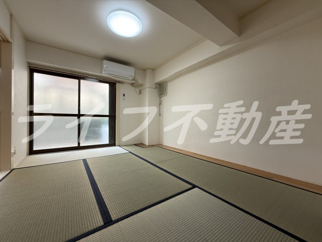 メゾン大和枚岡の内装|明るい色調の室内です