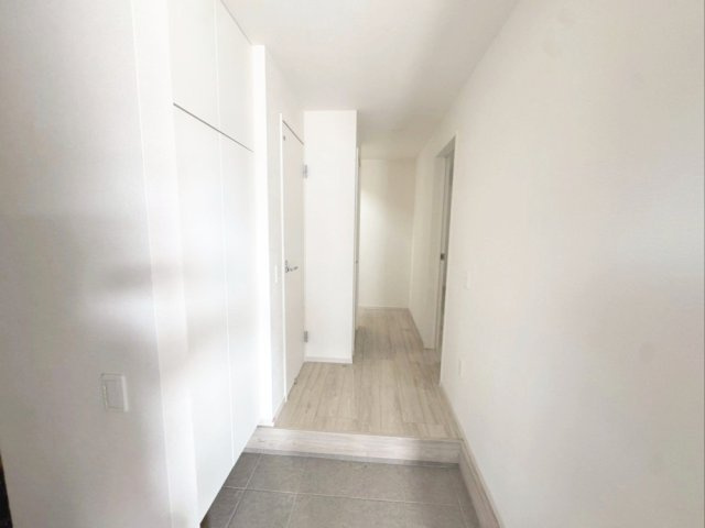 糟屋郡粕屋町仲原　新築戸建　1・2号棟の玄関|明るく開放的な印象を与える白基調の玄関です！