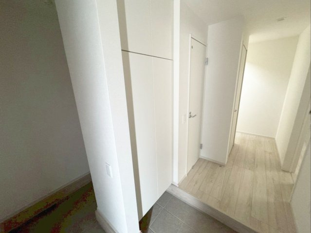 糟屋郡粕屋町仲原　新築戸建　1・2号棟の収納|家族の靴をスッキリ収納できるシューズボックス！