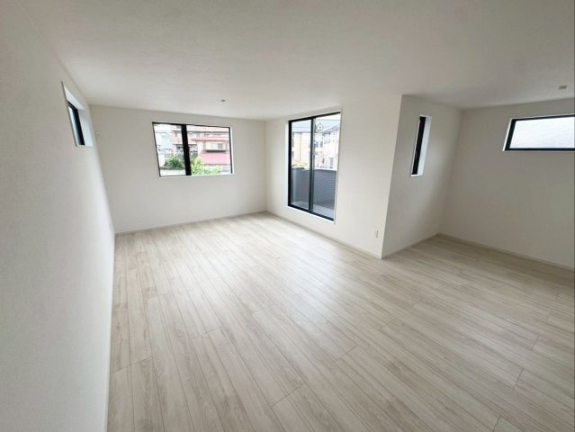 糟屋郡粕屋町仲原　新築戸建　1・2号棟の居間・リビング|【2階】LDKが2階にあるため日当りが良く、プライバシーも確保できます！