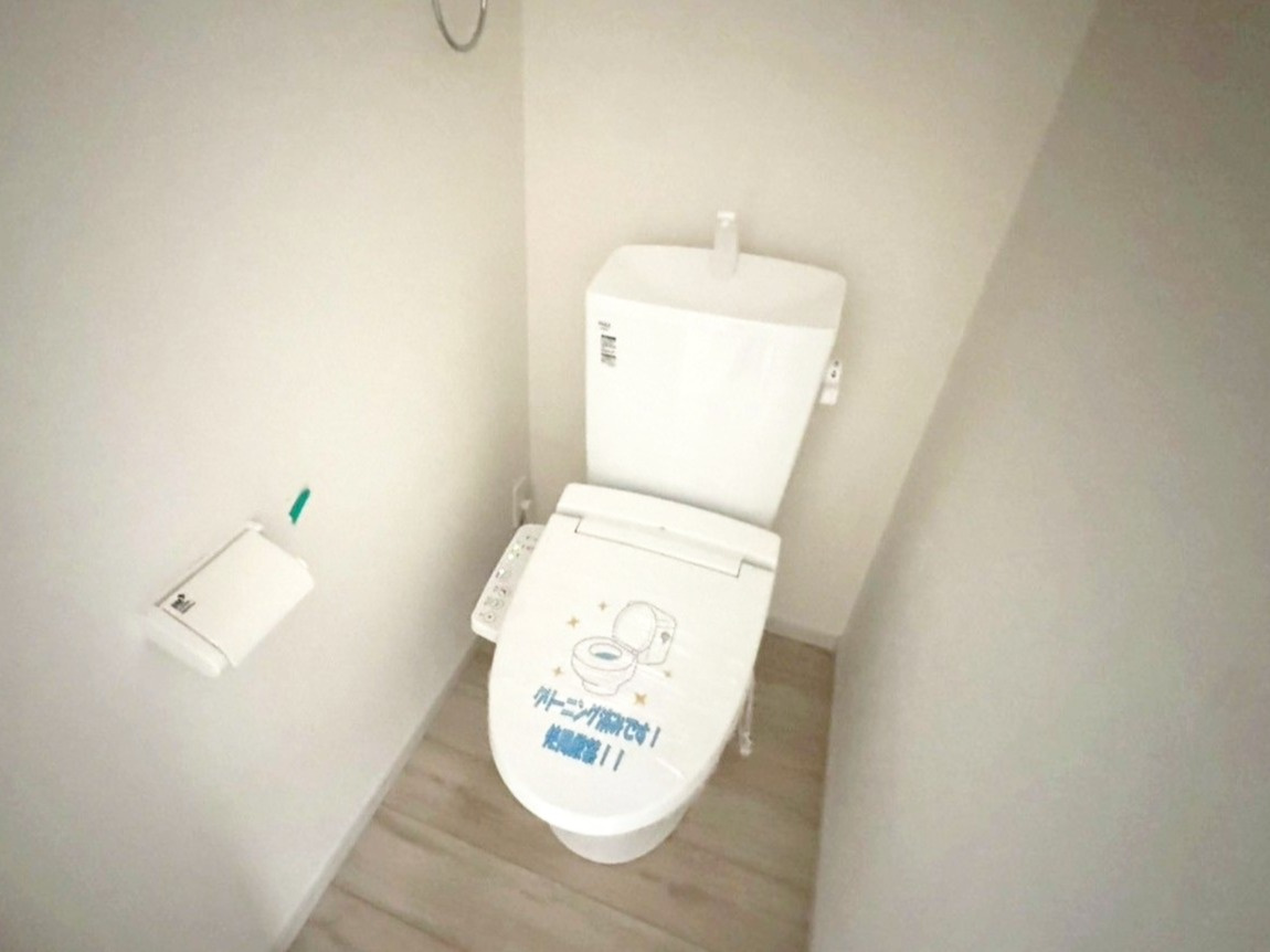 糟屋郡粕屋町仲原　新築戸建　1・2号棟のトイレ|【1階】トイレは1階と2階にあります！