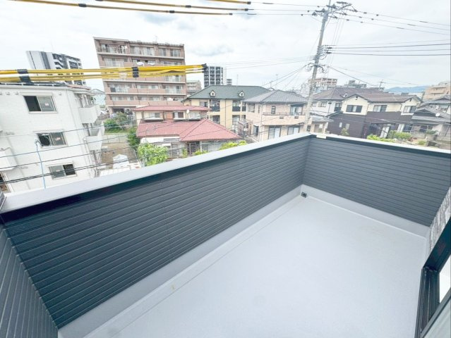 糟屋郡粕屋町仲原　新築戸建　1・2号棟のバルコニー|【3階】多目的に利用できる広々バルコニー！