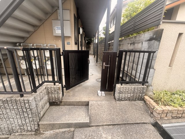 ポミエ六甲のエントランス