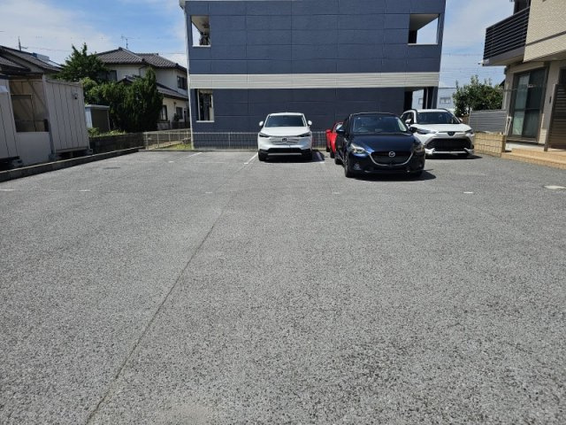 シャーメゾン橋本Ⅱの駐車場