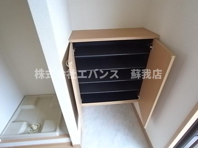  | モナリエ港