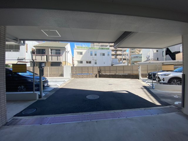 meLiV鶴舞　名古屋市賃貸　仲介手数料無料の駐車場