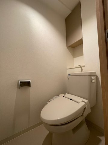meLiV鶴舞　名古屋市賃貸　仲介手数料無料のトイレ