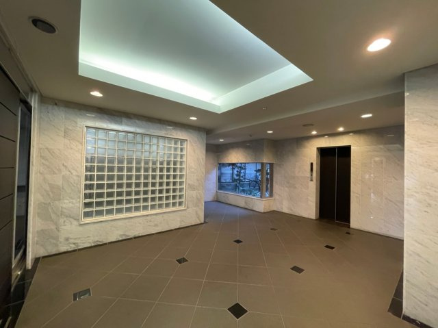 meLiV鶴舞　名古屋市賃貸　仲介手数料無料のロビー